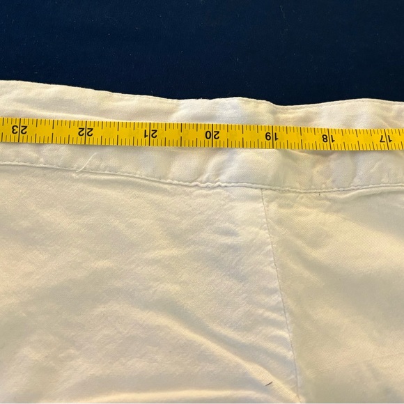 White eyelet edge lined shorts, size small. - Picture 4 of 5